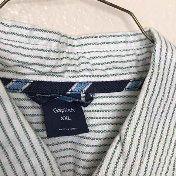 GAP BOYS BUTTON DOWN SHIRT - Picture 3 of 5